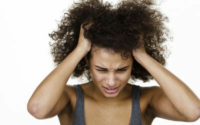 Read more about the article 5 REASONS YOUR SCALP IS ITCHING BADLY!